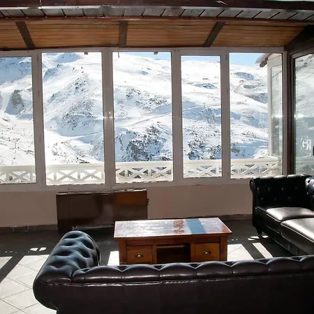 Reino Nevado Hotel 3*